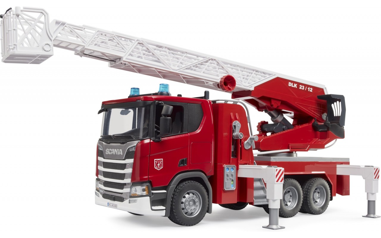 Игрушка Bruder пожарная машинка Scania Super 560R со светом