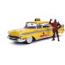 Машинка Jada Желтое такси Chevrolet Bel Air с Дэдпулом из Марвел (253225001) title=