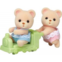Набор фигурок Sylvanian Families Медвежата-двойняшки на машинке (5426)
