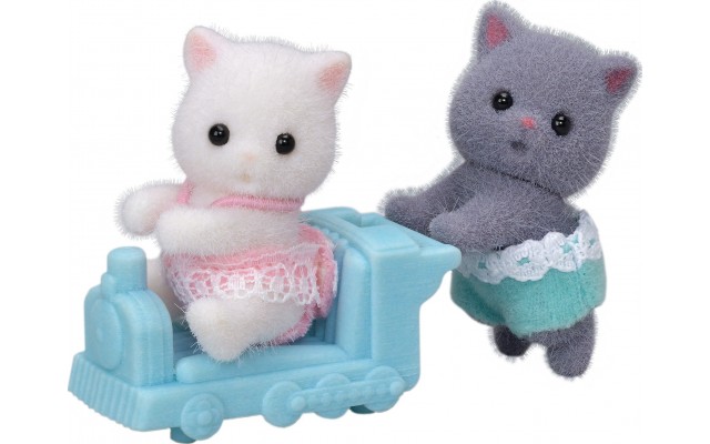 Набір фігурок Sylvanian Families Перські Кошенята-двійнята на машинці (5457)