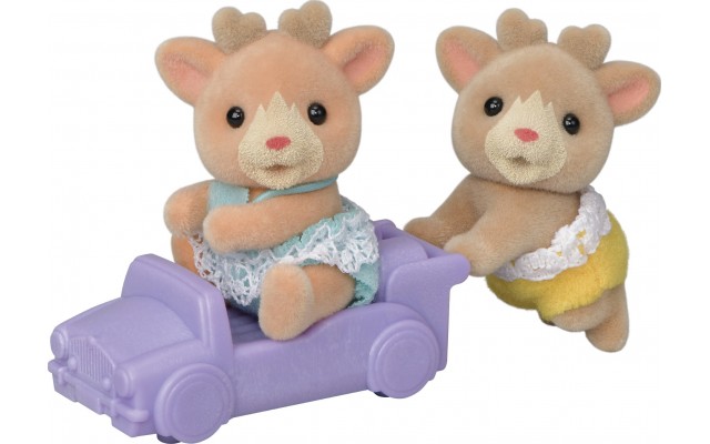 Набор фигурок Sylvanian Families Северные оленята-двойняшки на машинке (5693)
