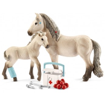 Набор Schleich Первая медицинская помощь для исландских пони (42430)