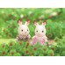 Набор фигурок Sylvanian Families Семья Шоколадных Кроликов (4150) title=